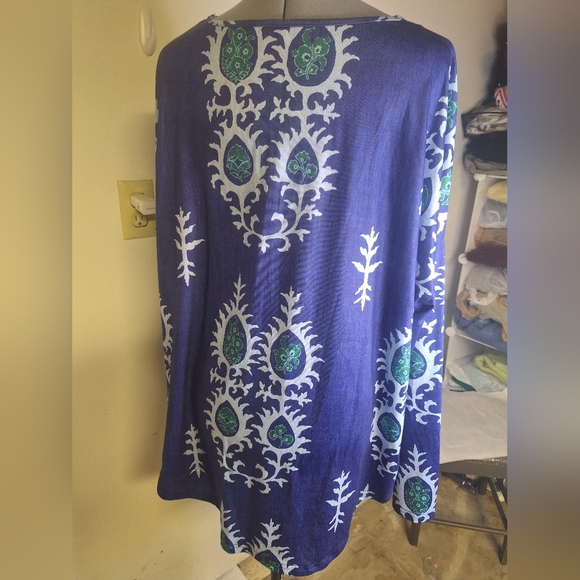 Blue and Green V Neck Tunic Top Size 3X - Picture 3 of 7